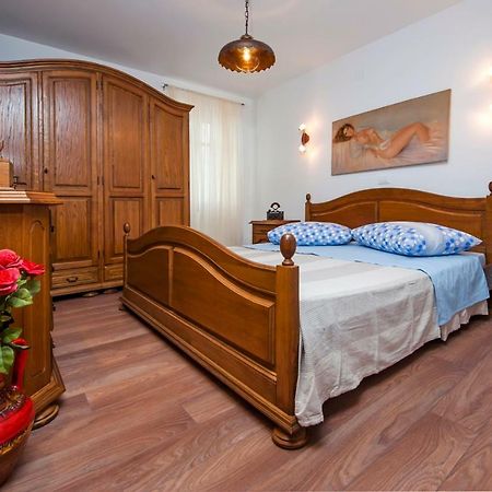 Апартаменты Vista Mare - Sea View Ровинь Экстерьер фото