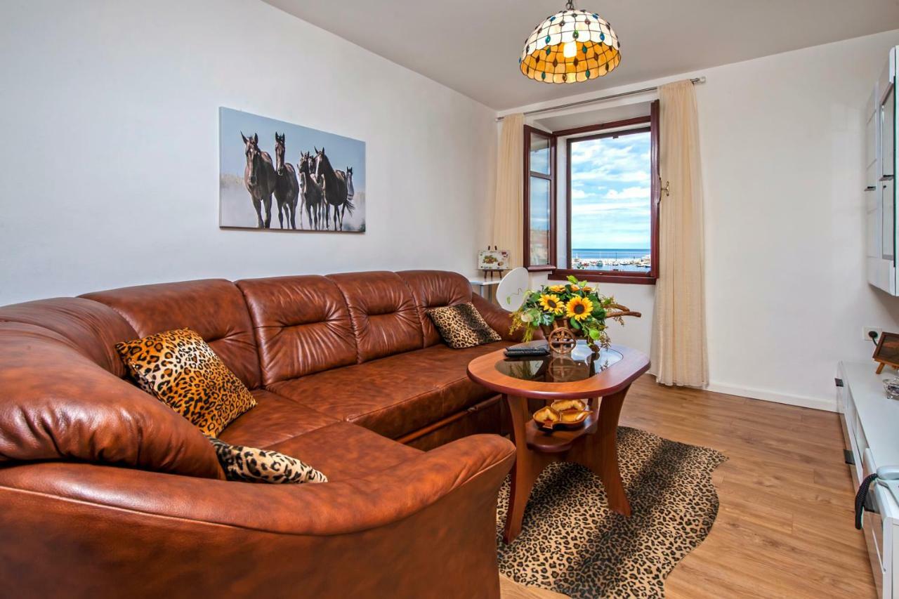 Апартаменты Vista Mare - Sea View Ровинь Экстерьер фото