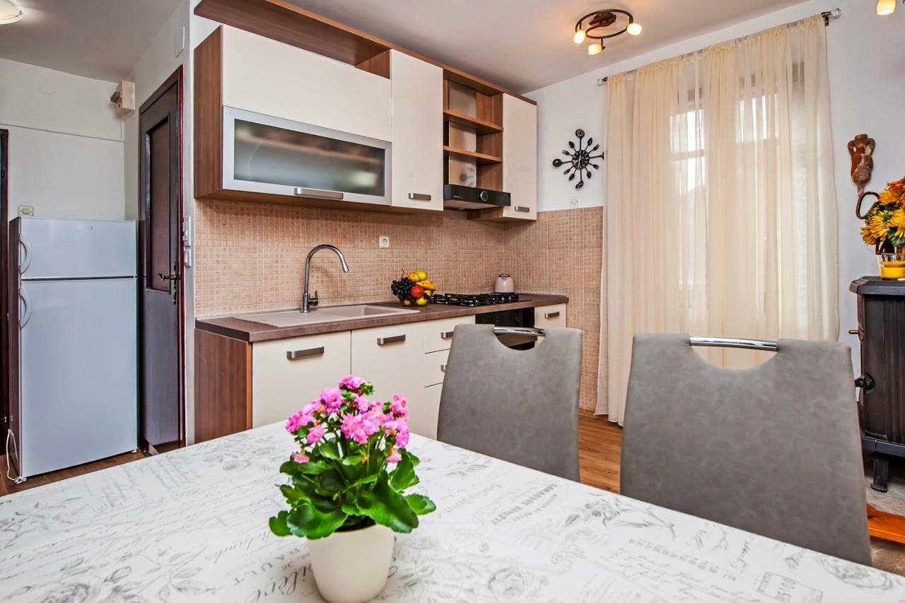 Апартаменты Vista Mare - Sea View Ровинь Экстерьер фото