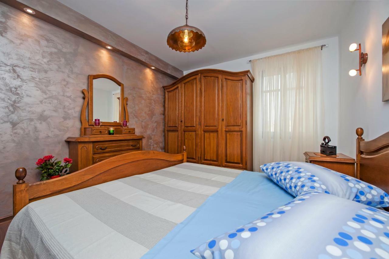 Апартаменты Vista Mare - Sea View Ровинь Экстерьер фото